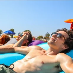 Nevlers Tear-Resistant Inflatable Loungers -Camping Equipment Series GUEST 852b7302 09f6 4785 80a2 48bce9f77c73